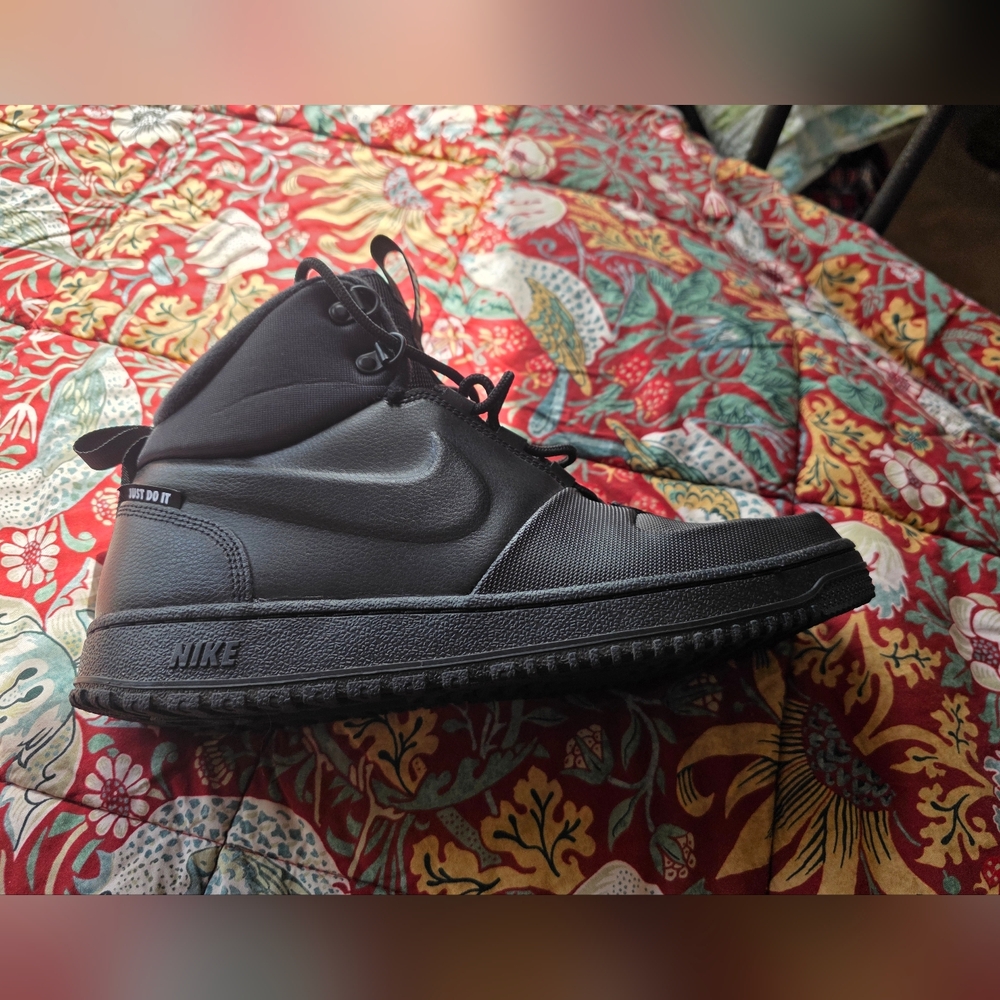Brand New Size 11 Mens Nike Manoa All-Black High-Top Sneakers No Box - Picture 3 of 4